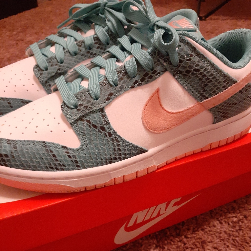 ❤Nike dunks - Picture 2 of 6